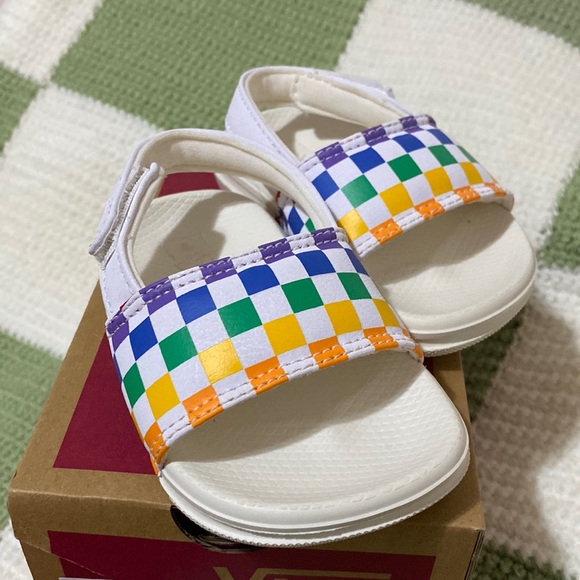 New Vans Rainbow Checkered Sandals - Picture 1 of 5